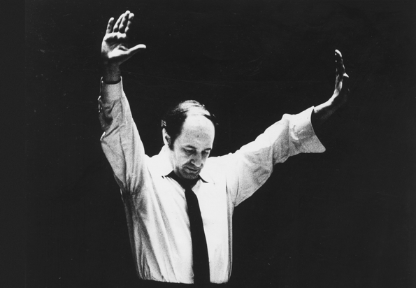 Boulez-conducting-595